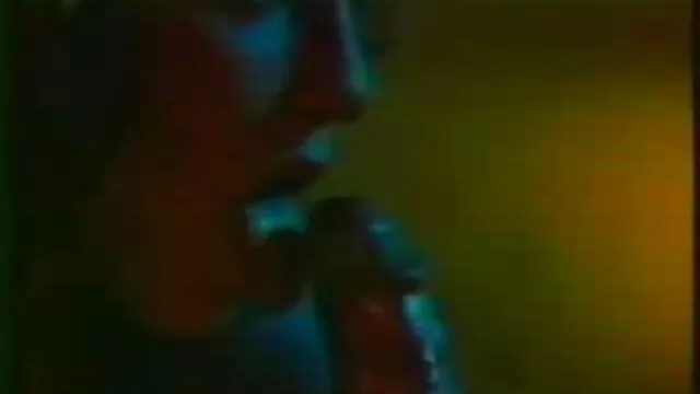 A bájos kiscsaj szoros puncik Violet Rain szeretkezik jóképű barátjával