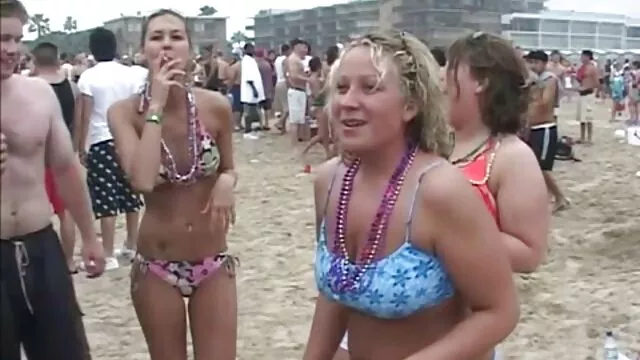 Sok haver próbálja a perverz Bukkake szörös punci videok legjobb nyögdécselését varázsolni