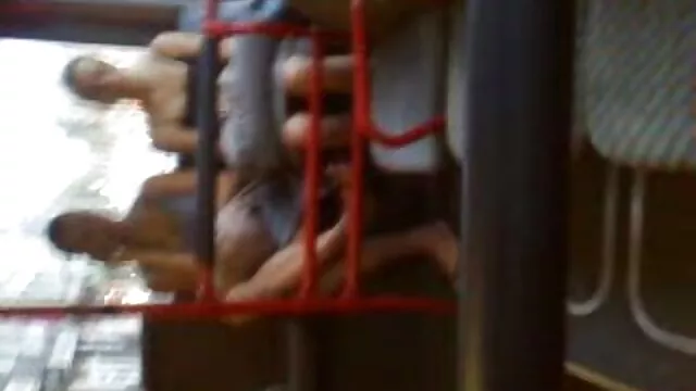 Barna kapa nagy szamárral hatalmas szőrös pinák és mellekkel Angelica Heart megeszik a börtönben