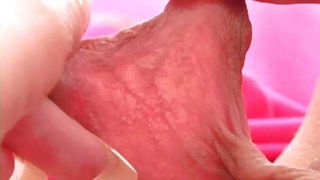 A gyönyörű Latina webkamerás csaj kora reggel szörös pina sex egyedül szexel