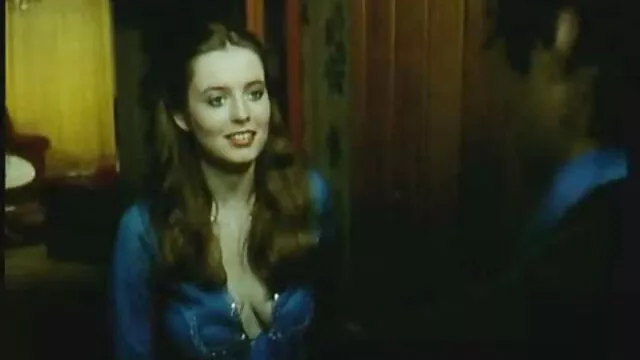 Két fekete hajú szőrös pina videók leszbikus, Ava Jay Lee Stone meztelenül pózol