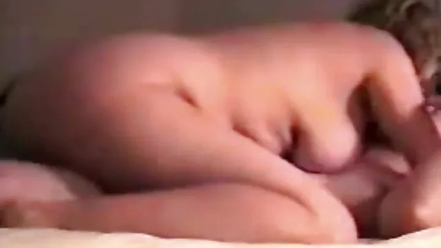A slampos idős szőrös pinák focirajongó, Breanne Benson erős, forró kakast szív be az autóba