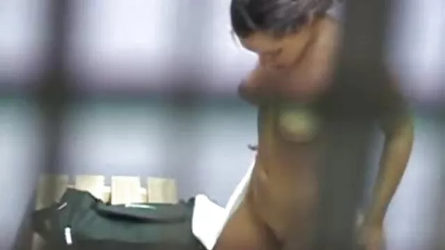 Szexi szörös pinak shemale játékos szuka és kanos csávó baszik hármasban