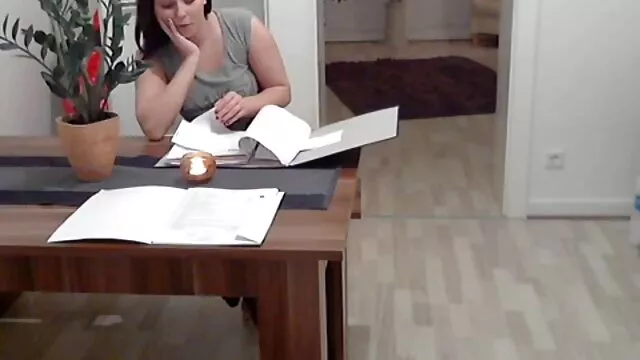 A copfos Mischa Brooks mindig készen szőrös pina nagy fasz áll, hogy meglovagolja Billy Glide farkát