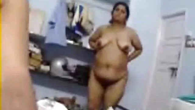 Az anális fasz igazi szőrös pina baszása rajongója, Francesca Le a durva faszra való