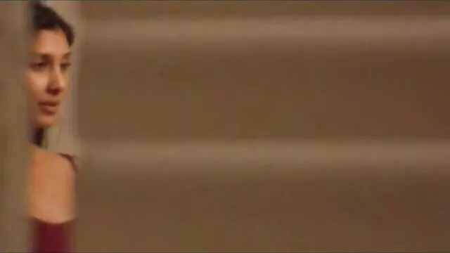 A csábító csaj, Casey Hays pillanatok szőrös pina nagy fasz alatt megkeményíti a farkad