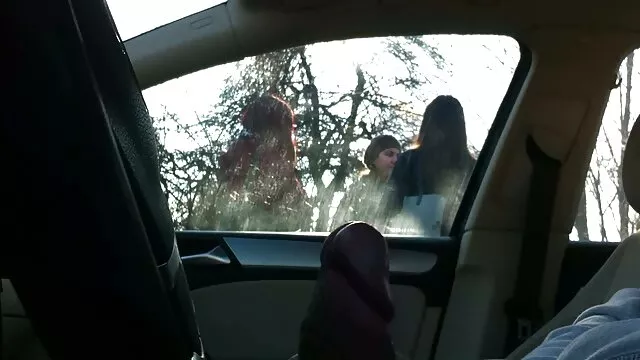 Csodálatos csaj Sophia Gyengéden hívja meg barátait egy dögös szörös pinák hármasban
